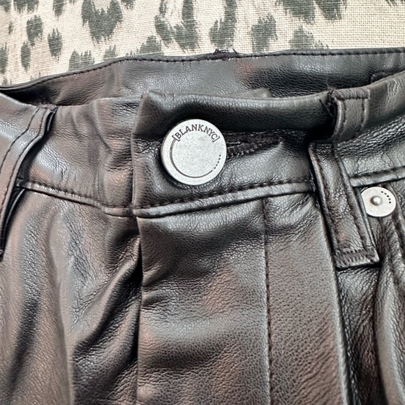 Blank NYC Black Faux Leather Pants Size 26 - Picture 3 of 7